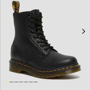 Dr. Martens 1460 WOMEN'S PASCAL VIRGINIA LEATHER BOOTS